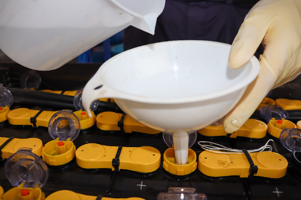 電瓶水加多了有哪些影響？如何正確加水？